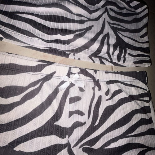 Pajama set like new, size S, black and white