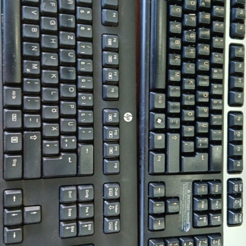 Wired keyboard Dell or HP used with broken feet German layout