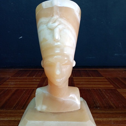 Decorative portatif with Nefertiti face used, Egyptian marble