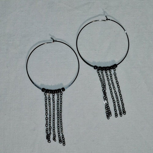 Metal hoop earrings with chain like new, black and brown
