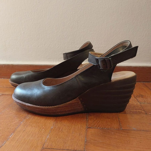 Dr. Martens Dolores sandals used, vintage, green leather, size 38
