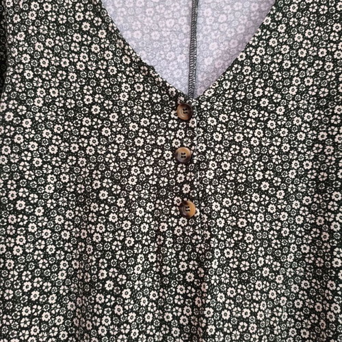 Floral dress with V neckline and buttons, like new, sizes S/M/L, green