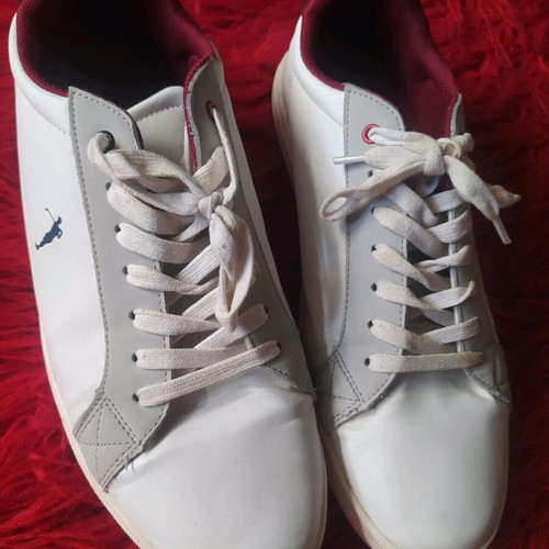Calgary men's shoes size 45 like new, white casual
