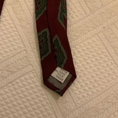 The Bostonians tie 100% silk new in excellent condition