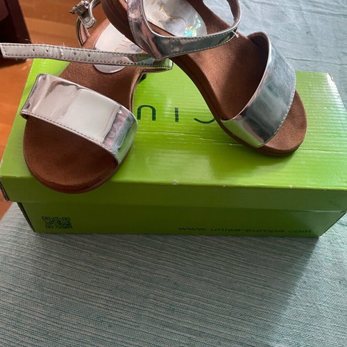 Children's sandals size 27 like new