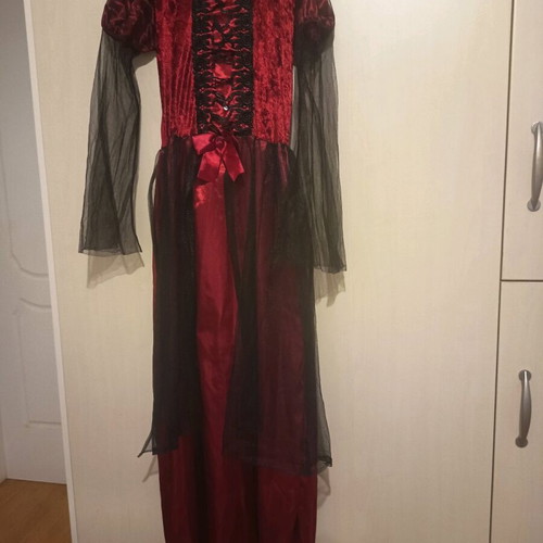 Carnival costume vampire woman like new