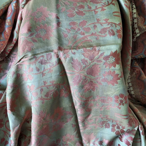 Brocade tablecloth like new, 2.20×1.90, reversible