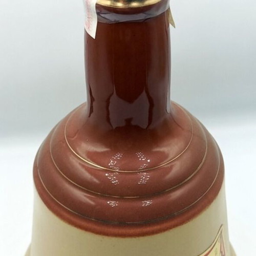 Bell`s ceramic Bell Decanter Whisky new