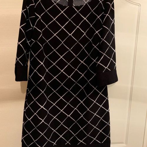 Business dress new, size M, classic knee-length style