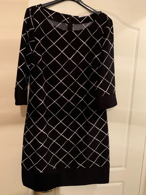 Business dress new, size M, classic knee-length style