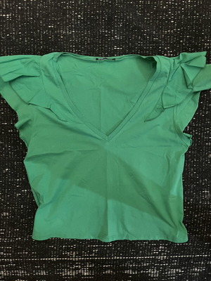 Zara woman’s shirt large, like new, black and green