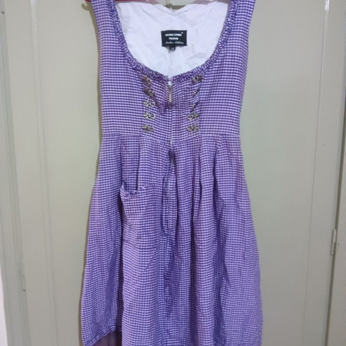 Short-sleeve dress medium size, like new, mako fabric