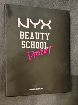 NYX Beauty School Dropout παλέτα σαν καινούργια με σκιές και face colour