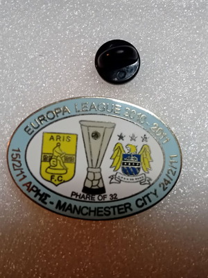 Συλλεκτική καρφίτσα Άρης Θεσσαλονίκης Manchester City 2010-2011 Europa League καινούργια