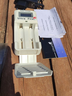 Ultrafire Dual Charger for 18650 Batteries new