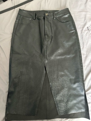 Zara black skirt medium used