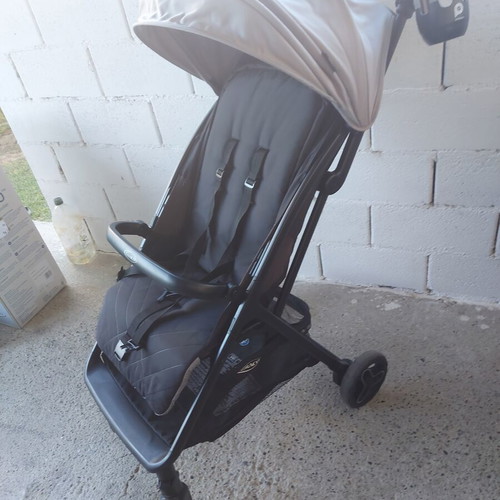 Graco Mayo stroller with rain cover, mosquito net and cup holder