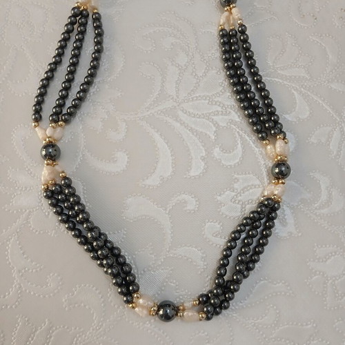 Long hematite and pearl necklace like new, vintage style