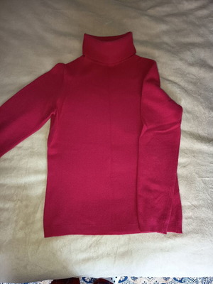 Benetton turtleneck 100% wool size M like new