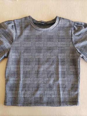 Pink Woman checkered grey blouse with puff sleeves, like new, size medium