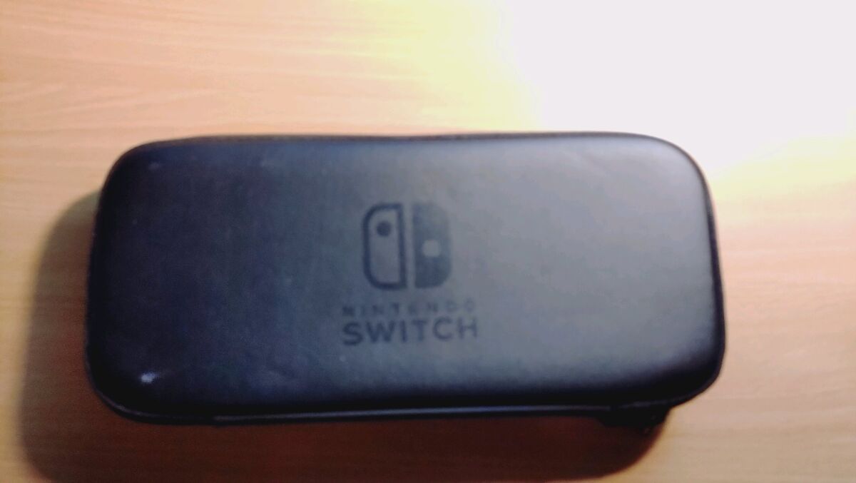 Nintendo Switch used with case, 5 games… - € 235,00 - Vendora.cy