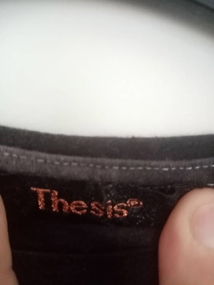 Μπλούζα Thesis μεταχειρισμένη με διπλό σχέδιο και στρας, μέγεθος M