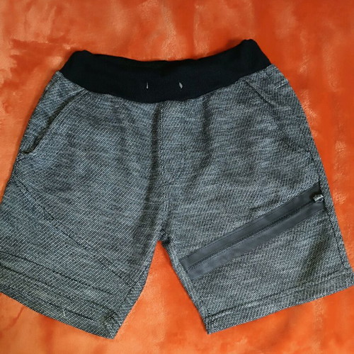 Shorts bermudas used for boy 8 years old, pack of 4