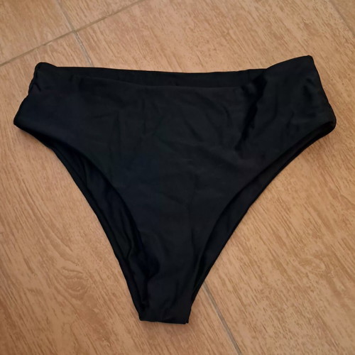 Swimwear bottom black size M like new from Shein