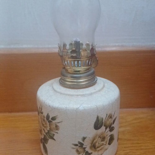 Decorative lamp like new with wick and decoupage technique