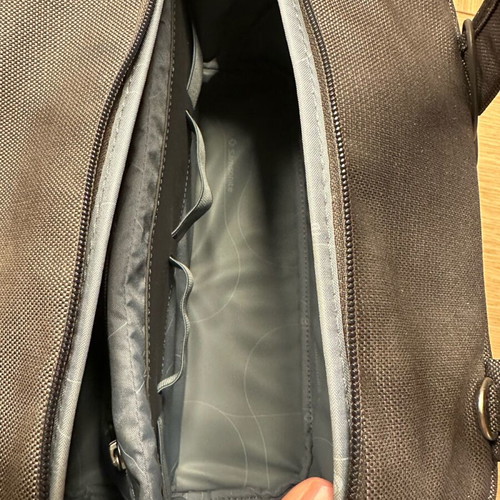Samsonite toiletry bag grey like new with strap and lock