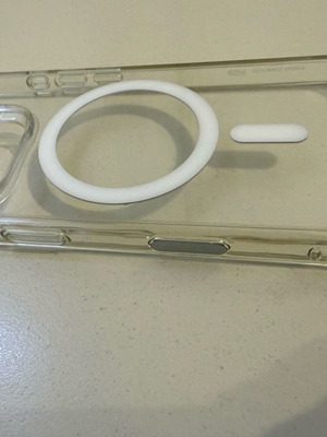 Θήκη Esr διαφανής για iPhone 16 Pro σαν καινούργια