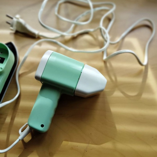 Mini iron-hair dryer 2 in 1 like new for travel and tourism