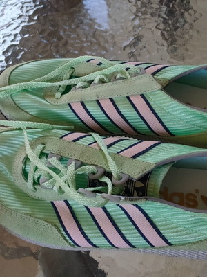 Adidas sneakers new, size 43 1/3, green
