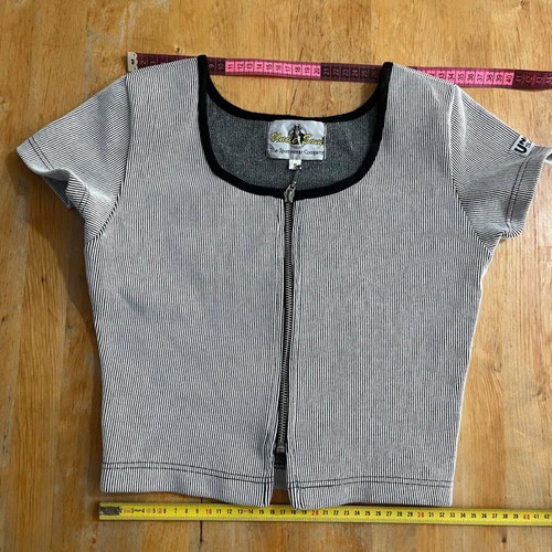 Summer blouse short with zipper size S like new