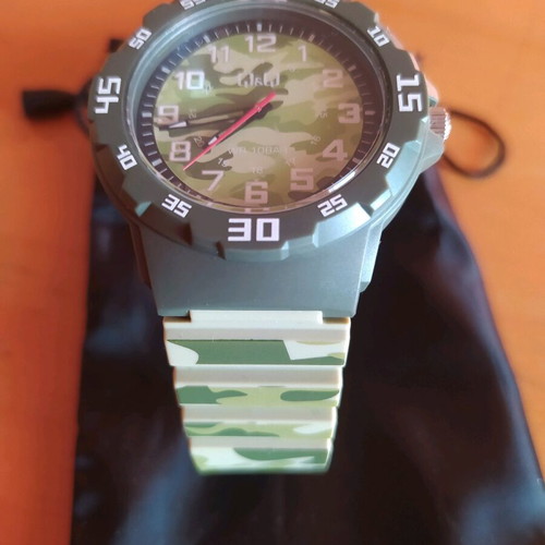 Q&Q men's watch new with camouflage strap and 10 bar waterproof