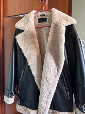 Sinsay Black Faux Leather Jacket with Fur Lining like new