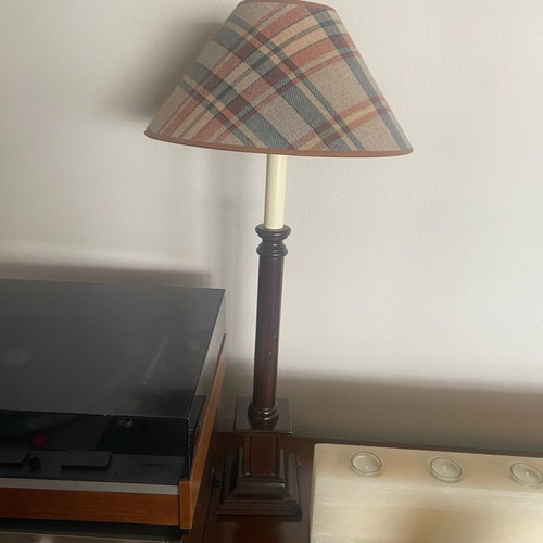 Table lamp like new with plaid shade and wooden base