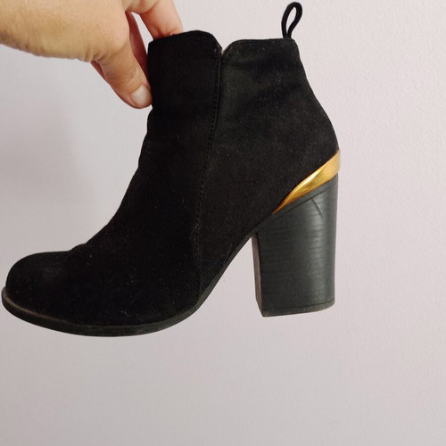 Esmara ankle boots used size 38 with wide heel and free makeup bag