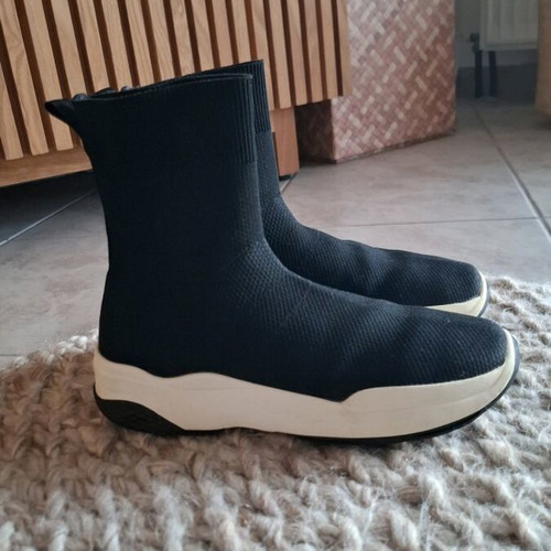 Vagabond sock-style boots used, black ankle shoes