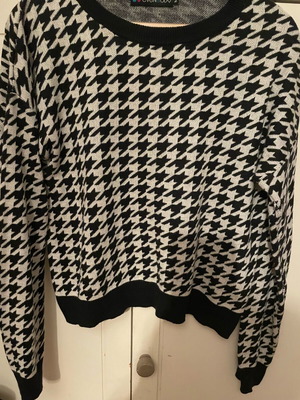 Even & Odd black and white blouse no. M like new