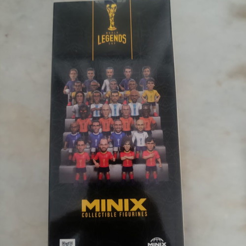 Minix Ronaldinho collectible figurine, pack of 8