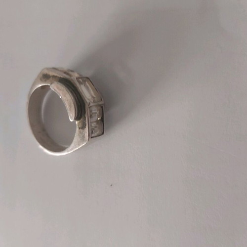 Women's silver ring used