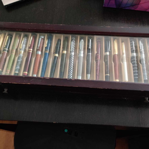 DeAgostini Fountain Pen Collection 2006 used case for 40 pens + 23 pens
