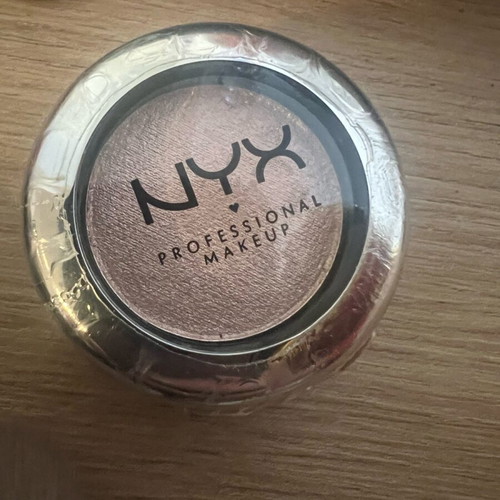 Correcting palette, concealer, Nyx eyeshadow new, pack of 3