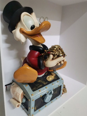 Skroutz collectible piece 50cm like new
