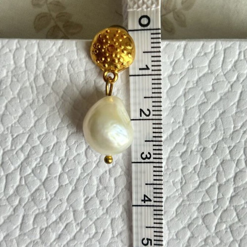 Pearl Drop Stud Earrings new, gold and white