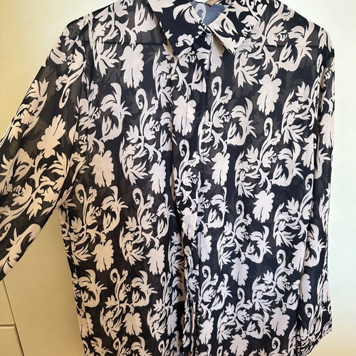 Black and ecru shirt medium, like new, loose fit