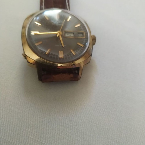 Poljot 17jewels wristwatch like new, gold tone, black dial