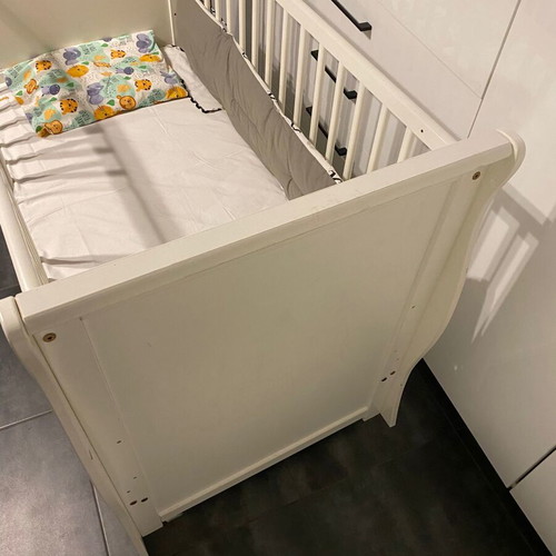 Baby cot bed like new with mattress 1.20x60 cm