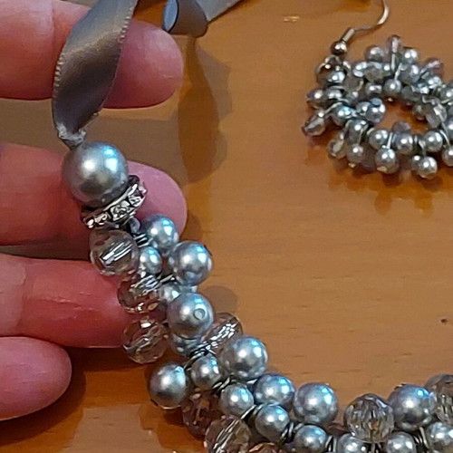 Oriflame jewelry set like new, silver necklace and earrings